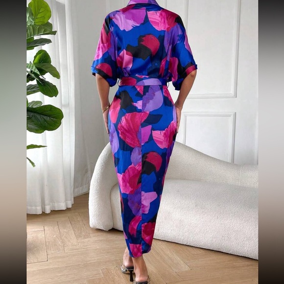 Allover Print Batwing Sleeve Ruched Split Thigh Belted Shirt Dress - Picture 3 of 7